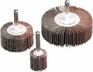 CGW Abrasives 3/4″ Diam x 3/4″ Face Width, Medium Aluminum Oxide Coated Mounted Flap Wheel 1/4″ Shank Mount, 60 Grit, X Weighted Cloth Backing, 38,000 Max RPM 71000 – 91705954